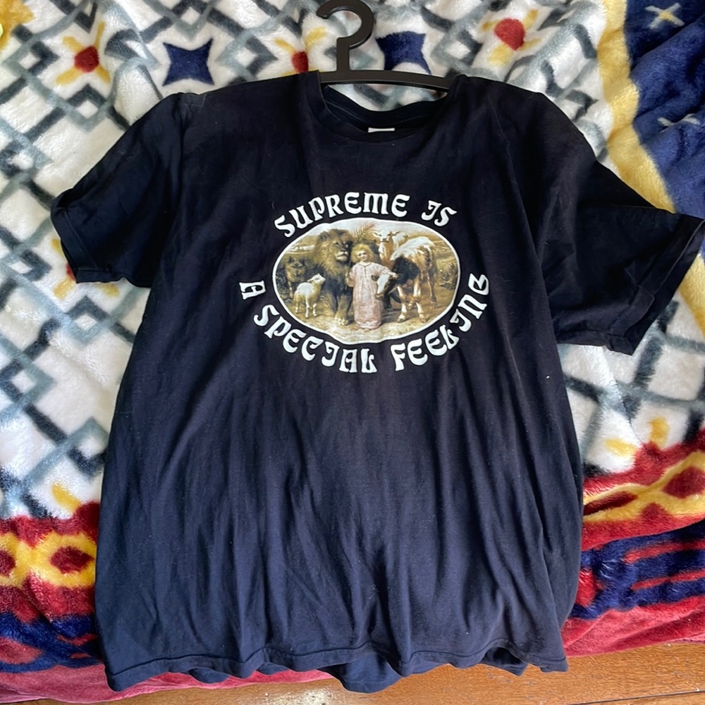 Supreme tee